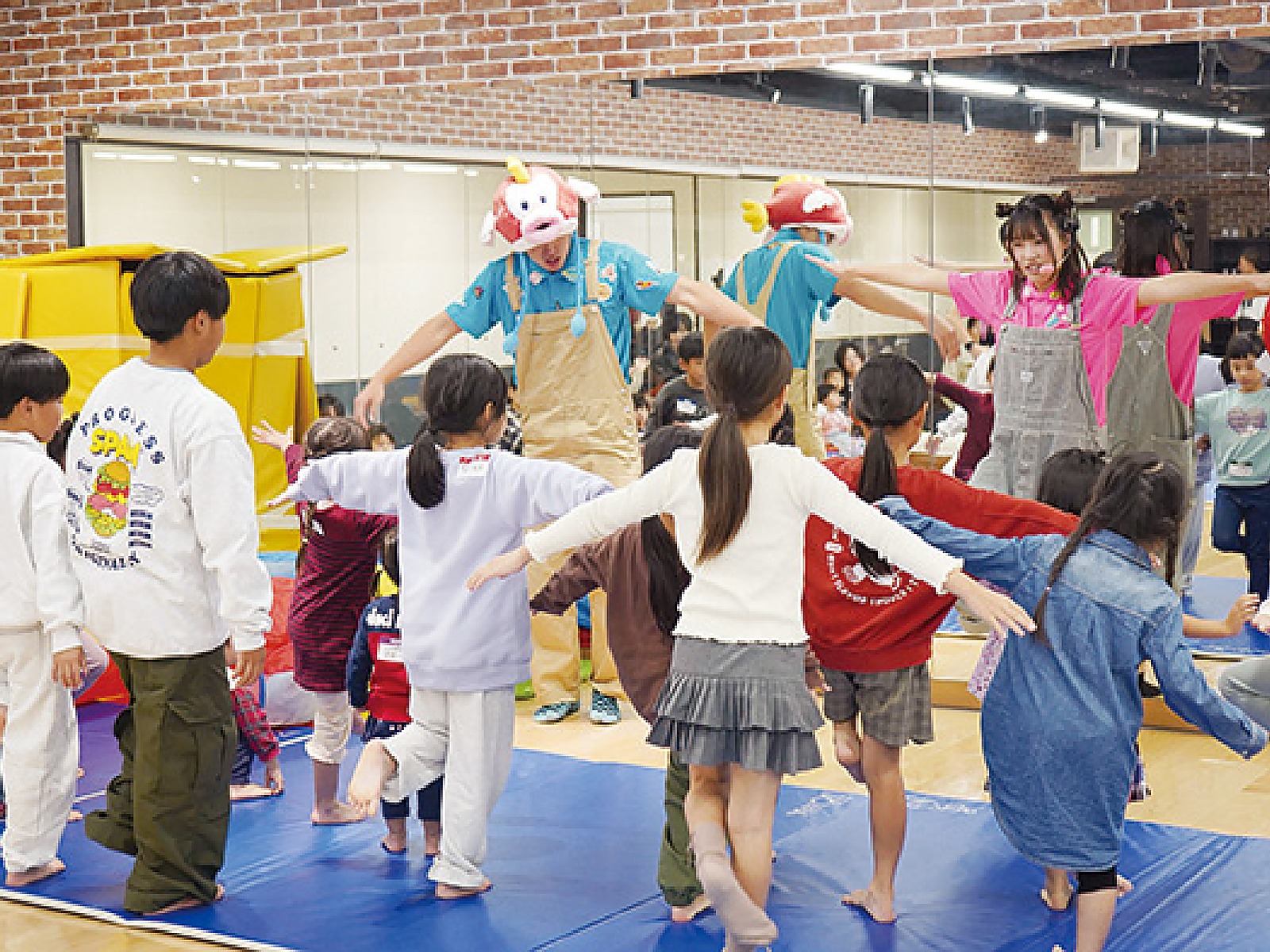 京都医健専門学校のキッズダンス体験